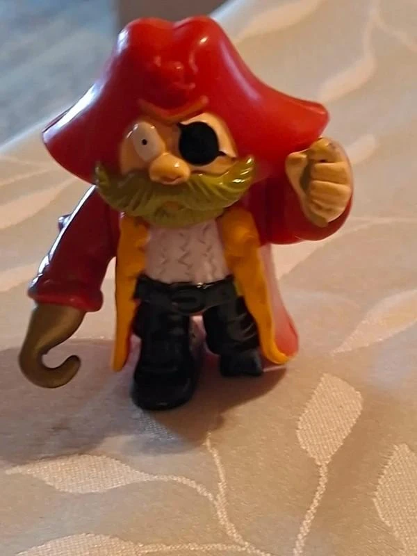 Vintage speelgoedfiguurtje / Piratenkapitein